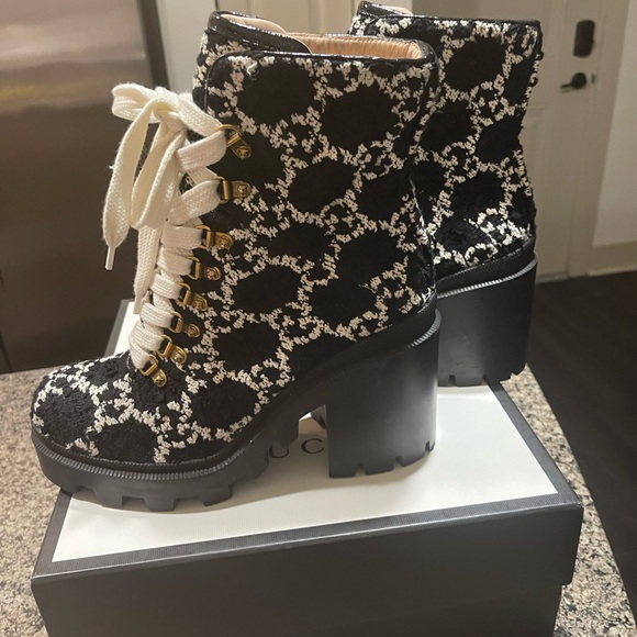 Gucci GG Black and White Tweed ankle boots Size 40 - Picture 6 of 7